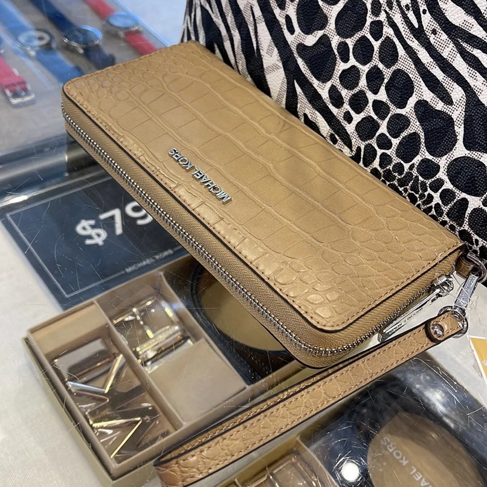 Michael Kors Large Jet Set Travel Continental Wristlet Phone Holder Case Wallet - Picture 10 of 16
